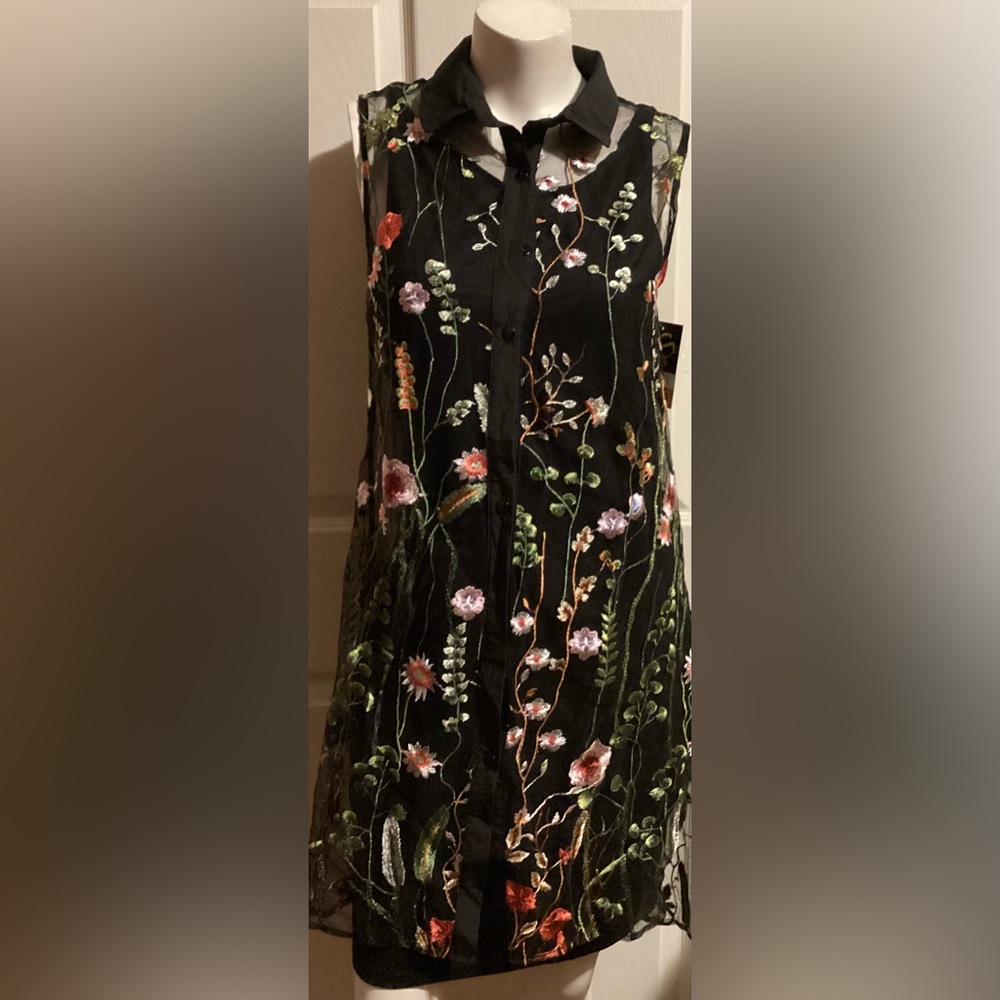 BLACK FLORAL EMBROIDERED HIGH LOW BLOUSE